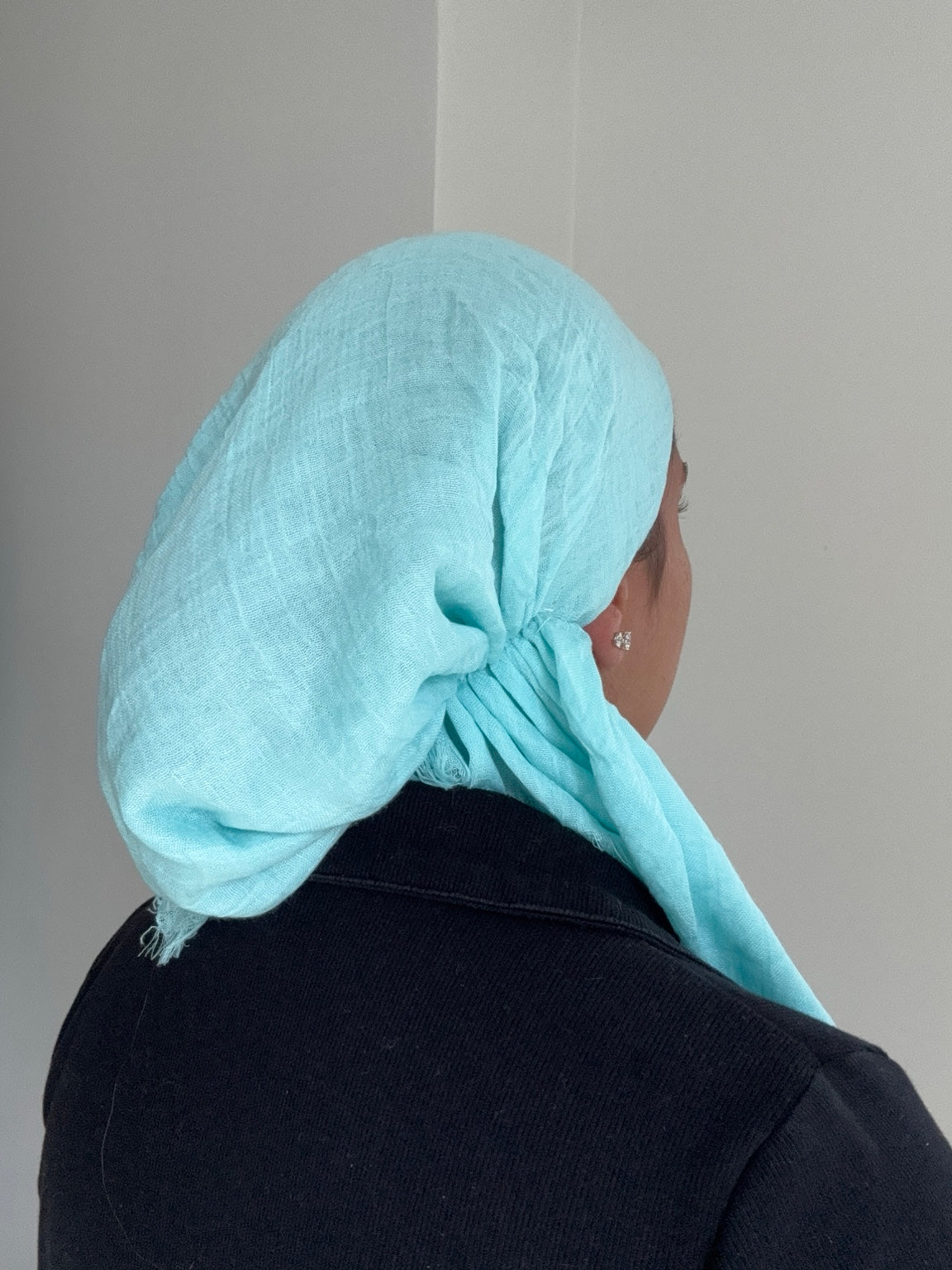 Adjustable ice blue pre-tie