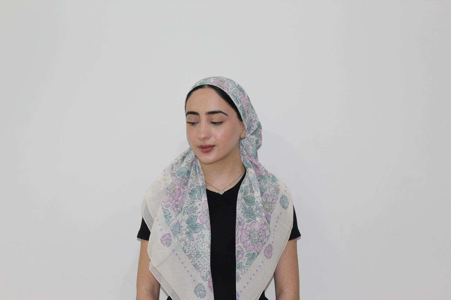 Green/pink Floral Square