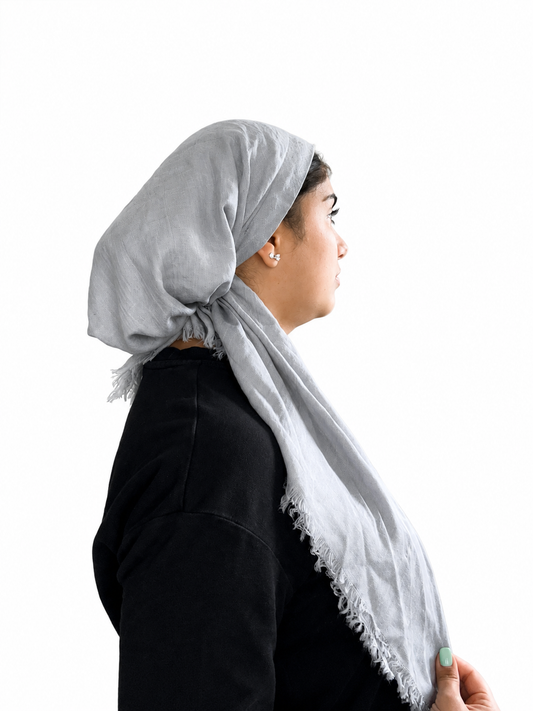 Grey adjustable pretie