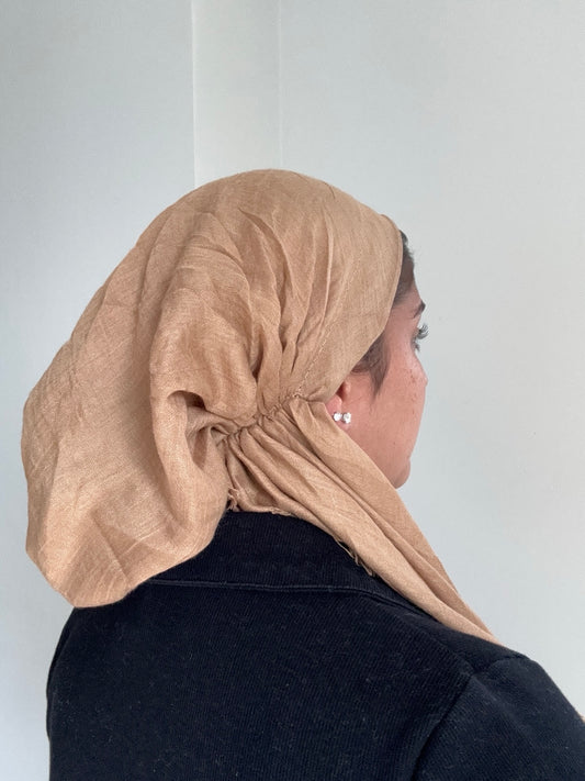 Adjustable beige pre-tie￼