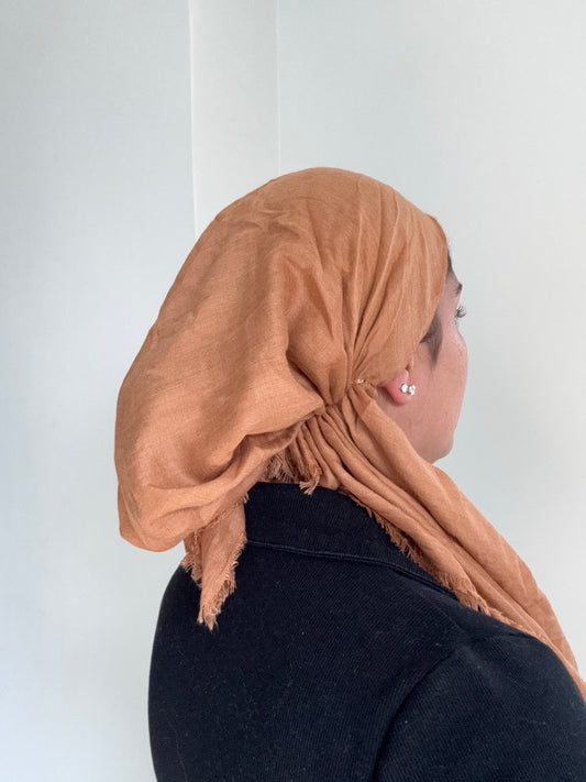 Adjustable tan pre-tie