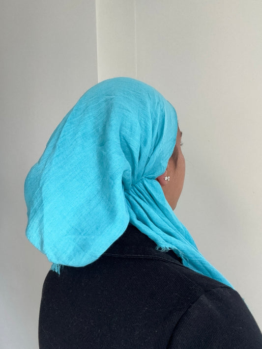 Adjustable light turquoise pre-tie ￼