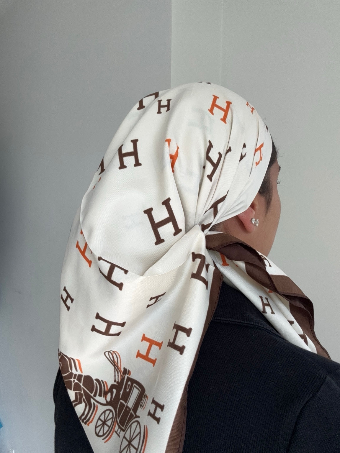 H Sauare scarf
